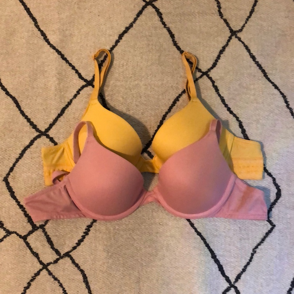 PINK Bras (32B)
